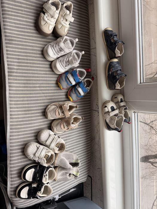 Дитяче взуття для малюка — багато пар (кросівки, сандалі,Nike)
