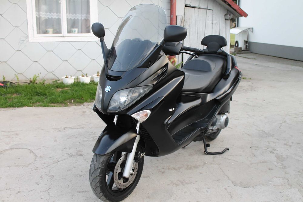 Skuter Piaggio Xevo 125cm Kat B Stan Bardzo Dobry Rok 2016