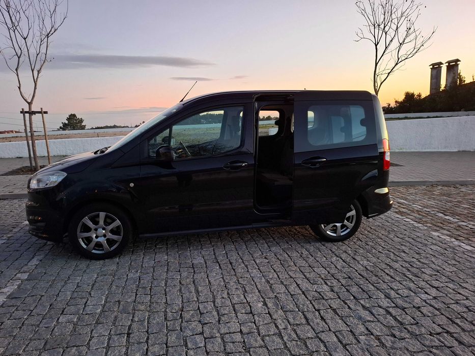 Ford Tourneo Courier 1.0 EcoBoost