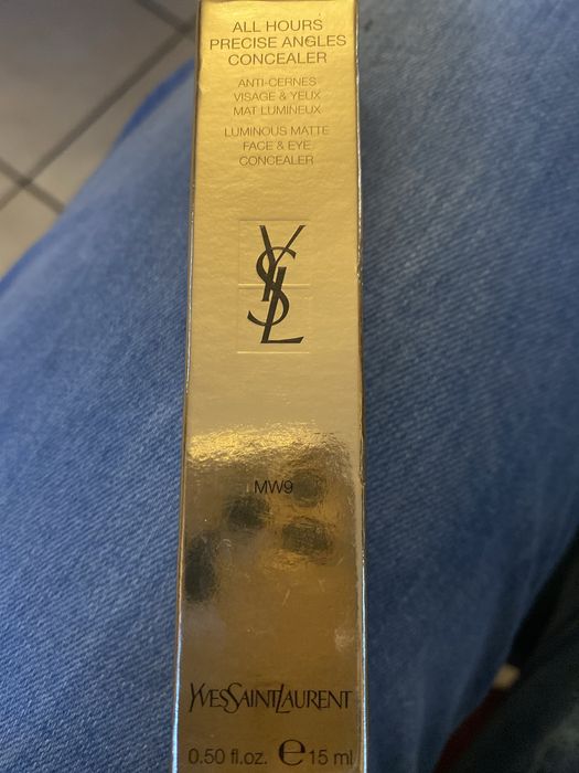 Nowy długotrwały korektor oryginalny yves saint laurent MW9 świeży
