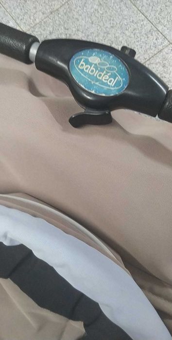 Carrinho de passeio de bebé