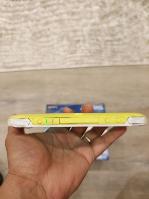 PS Vita Lime Green / White Versão Japonesa Desbloqueado C/Henkaku