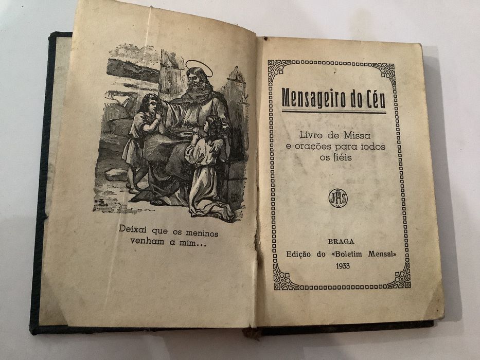 Lote Único: Coleção Completa de Livros Antigos e Mapa do Congo Francês