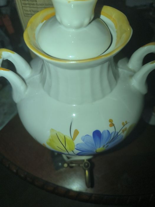 Электро самовар фарфоровый новый.