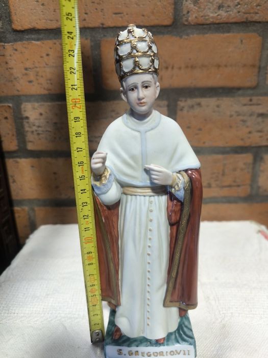 Estatua São Gregorio VII em Porcelana