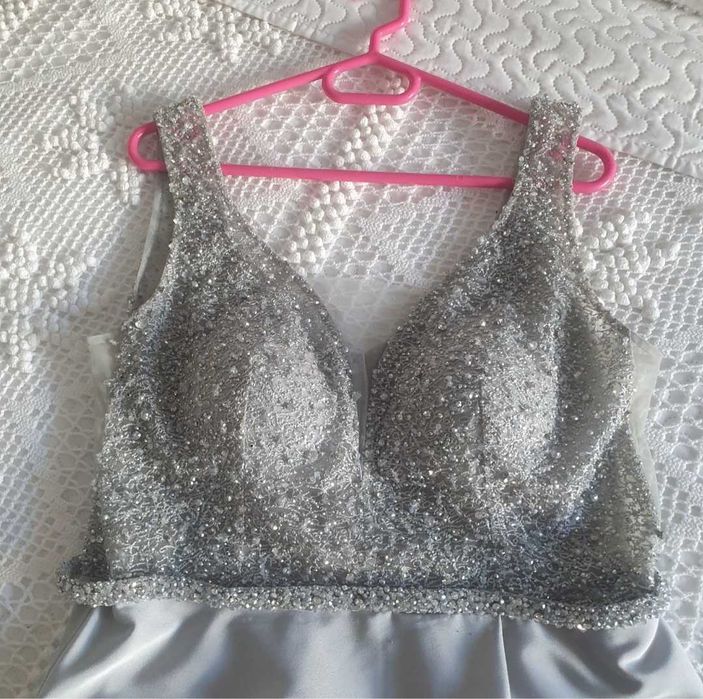Vestido prateado de noite ou de casamento