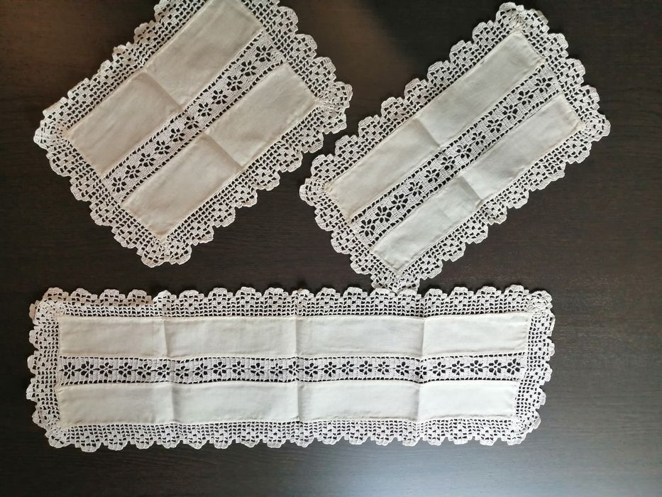 Conjunto de 3 Naprons em renda e Linho