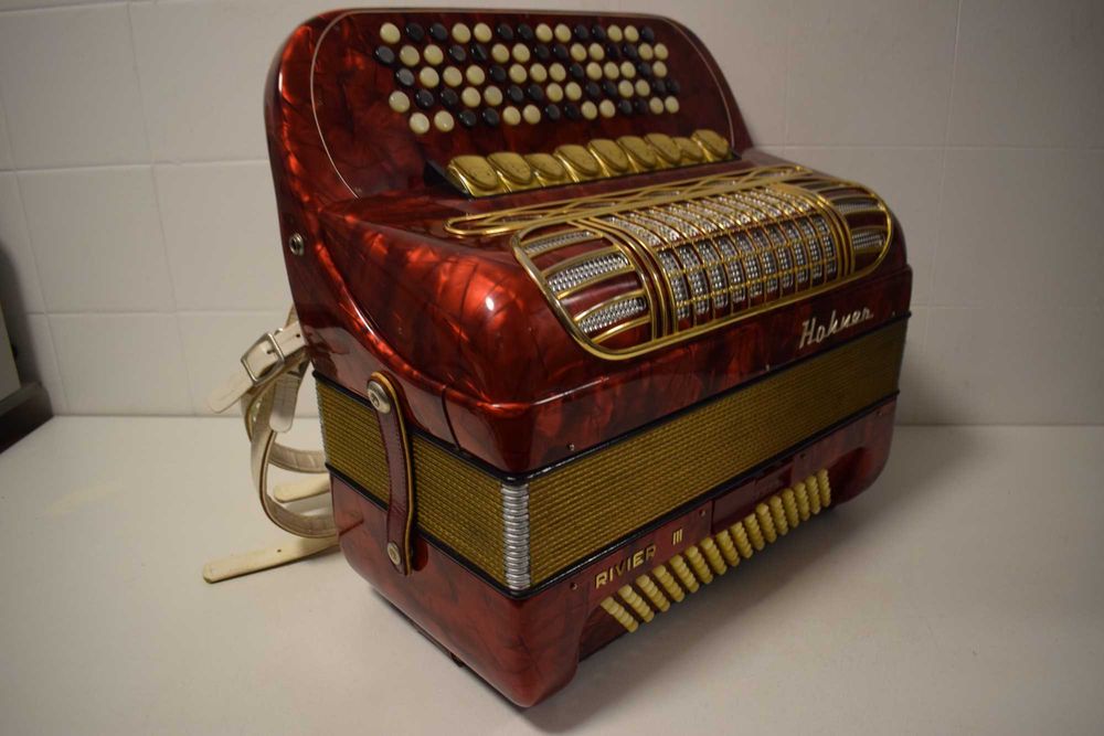Acordeao hohner Riveira III 3 Voz 96 Baixos, N .288