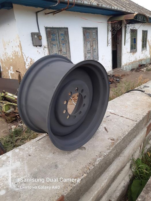 Claas Dominator 218 Mega ( 1995 г/в ) Передние и задние колёсные диски