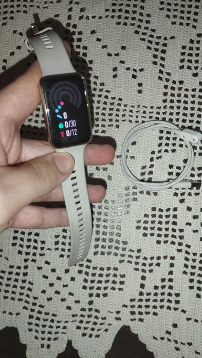 HUAWEI Watch Fit Elegant (Model: TIA-B29, Color: Gold)64550573107841121