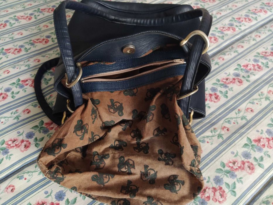 Mala/Bolsa em azul escuro tamanho médio