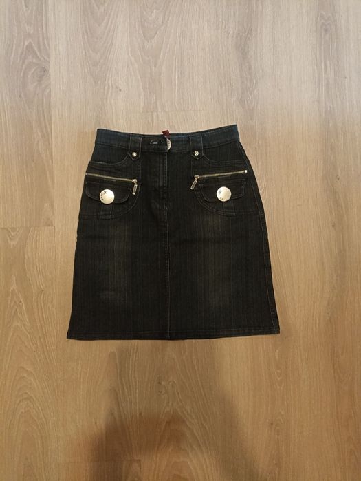 Віддам джинсові спідниці