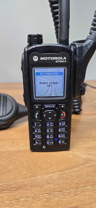 Motorola MTP850s Tetra 380-440 Mhz Komplet z ładowarką i mikrofonem