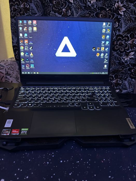 Игровой ноутбук Lenovo IdeaPad Gaming 3 15ACH6 Shadow Black