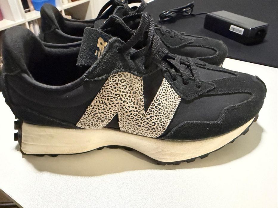 New Balance 327 preto