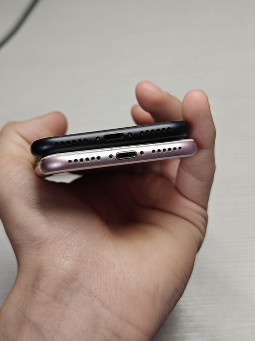 Продам два iphone 7