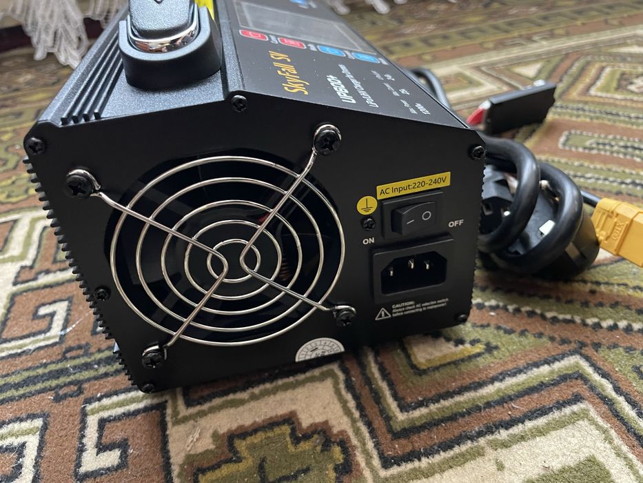 Зарядний пристрій SkyFall Ultra Power UP600+