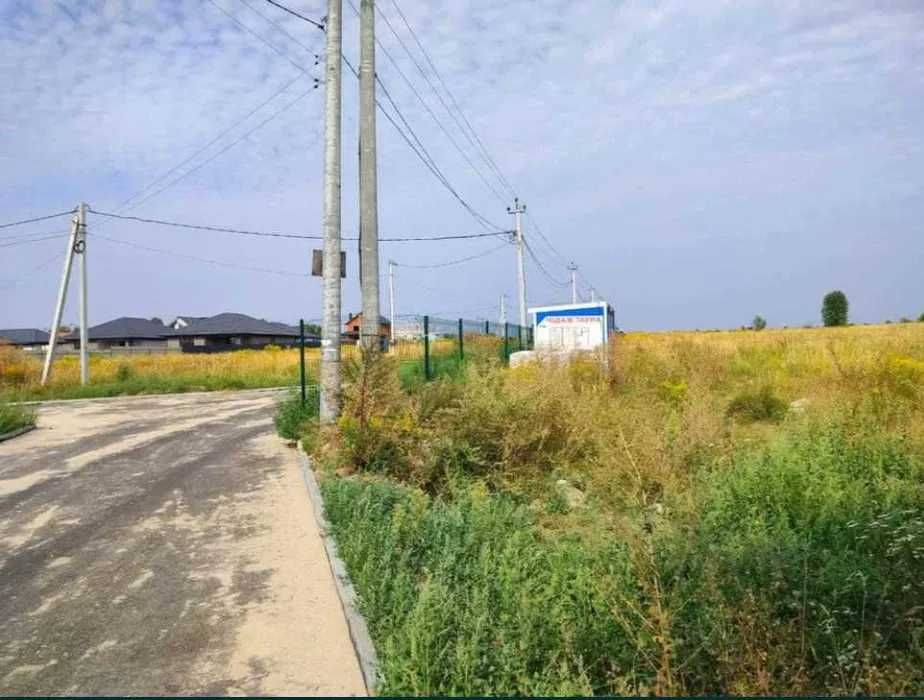 • Ділянка 5,5 соток біля вул. Янтарна у с. Святопетрівське