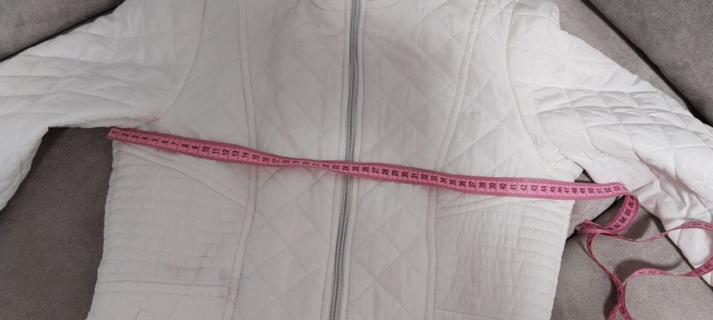 Куртка жіноча на весну білого кольору розмір S