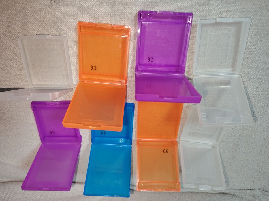 8 Caixas Plásticas para Jogos do Game Boy