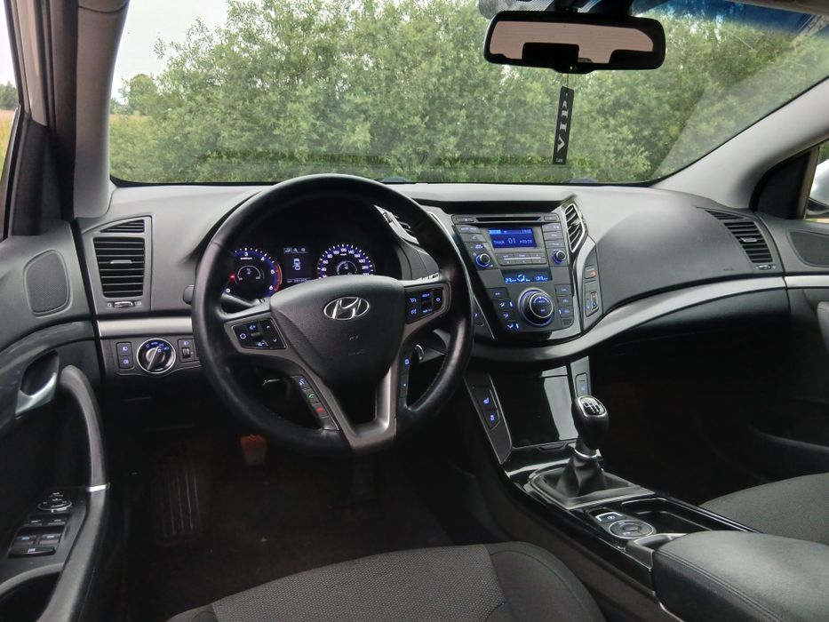 Hyundai i40 1.7 CRDI 141 PS  led Czujniki