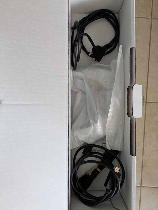 PS5 Slim CFI-2100 + Comando em excelente estado