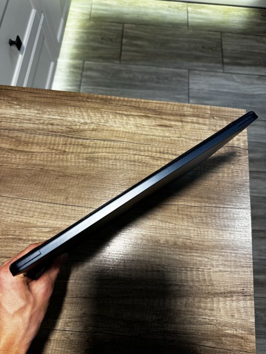 MacBook Air M2 8GB 256SSD