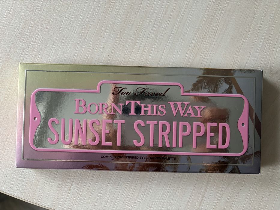 Палетка тіней Too faced Born this way Sunset stripped