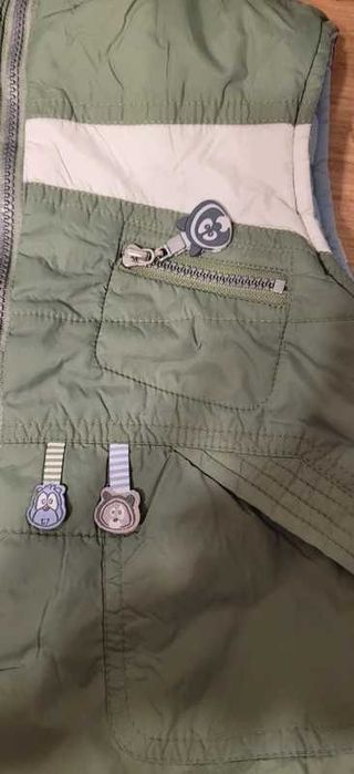 2 chłopięce kamizelki 74cm (na 9 miesięcy)- z dinozaurami i dwustronna