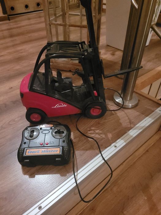 Wózek widłowy sterowany