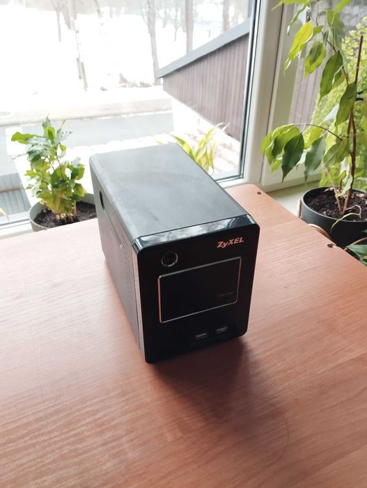 Serwer plików ZyXEL NSA-220 PLUS (na części)
