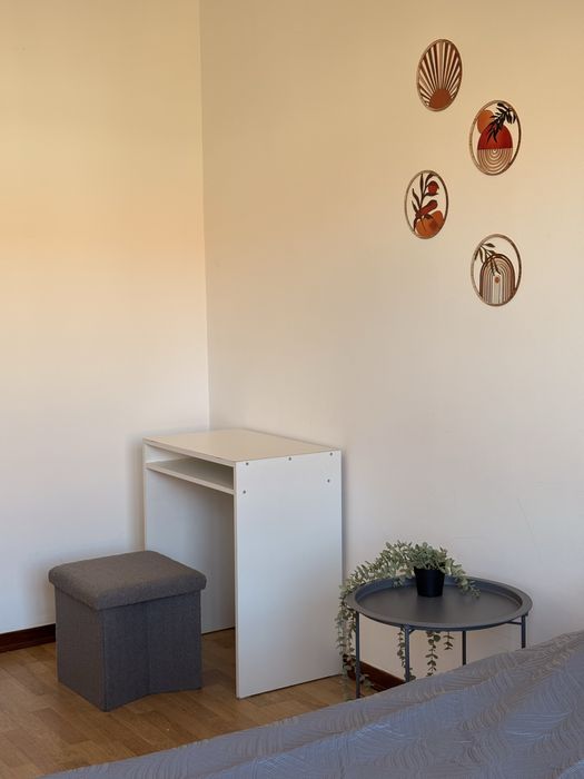 Quarto em almada com varanda