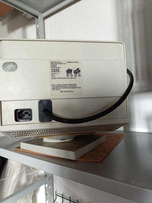 IBM Monitor antigo para coleccionador em Viana do Castelo
