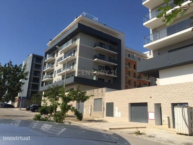 Apartamento T2 para arrendar em Condominio Privado na Quinta da Trinda