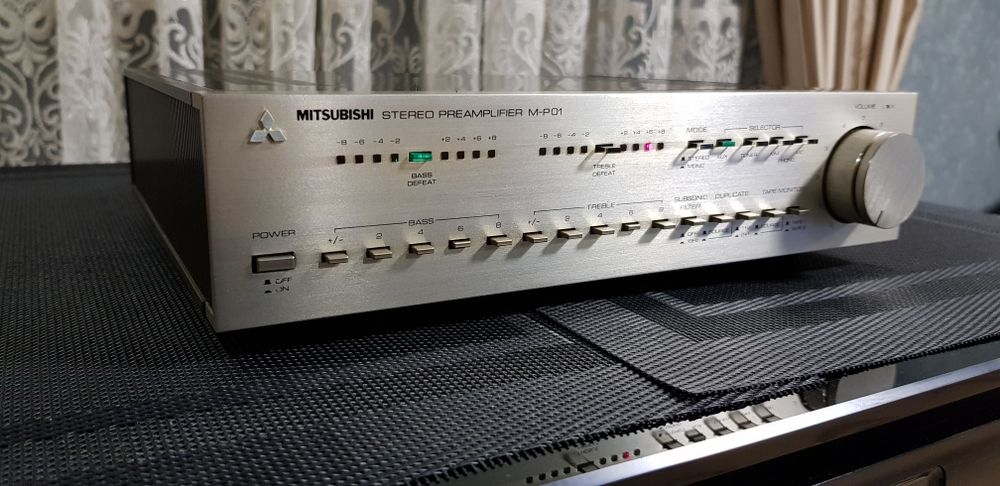 Mitsubishi M-P01 (Diatone)Топовый предварительный усилитель коробочный