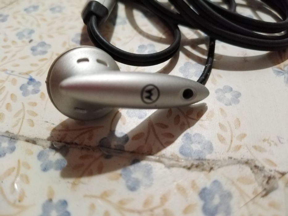 Vendo auriculares novo bom estado
