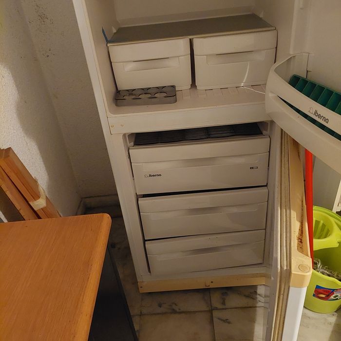 frigorifico combinado só com congelador a trabalhar