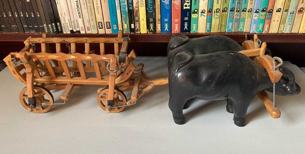 Figura Decorativa - Carroça de Bois