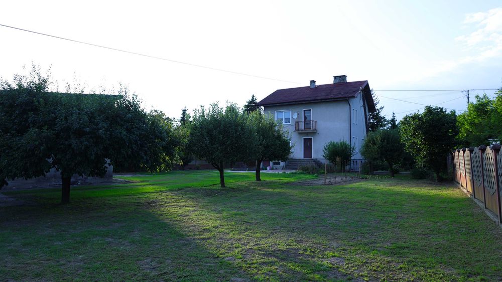 Dom z ogrodem, garażem i budynkiem gospodarczym-Czerwińsk nad Wisłą-16 arów