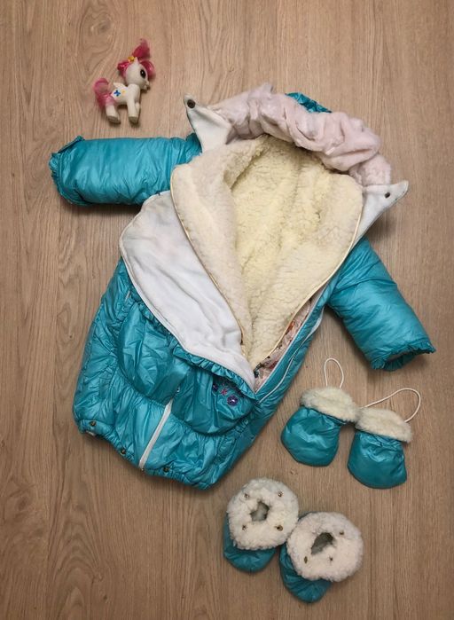 Как новый, зимний комбинезон-трансформер, на меху для девочки