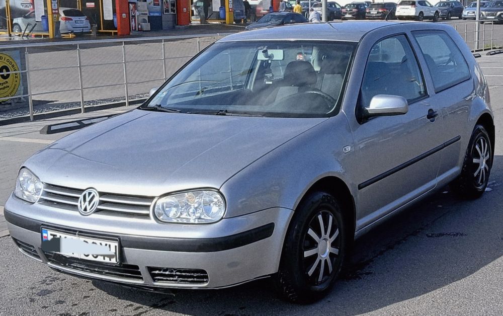 Sprzedam VW golf 1.4 benzyna 2003 rok