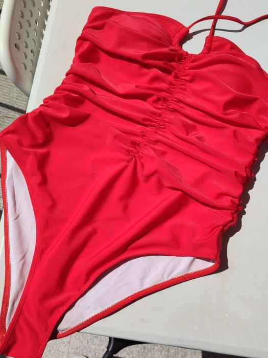 Fato de banho vermelho