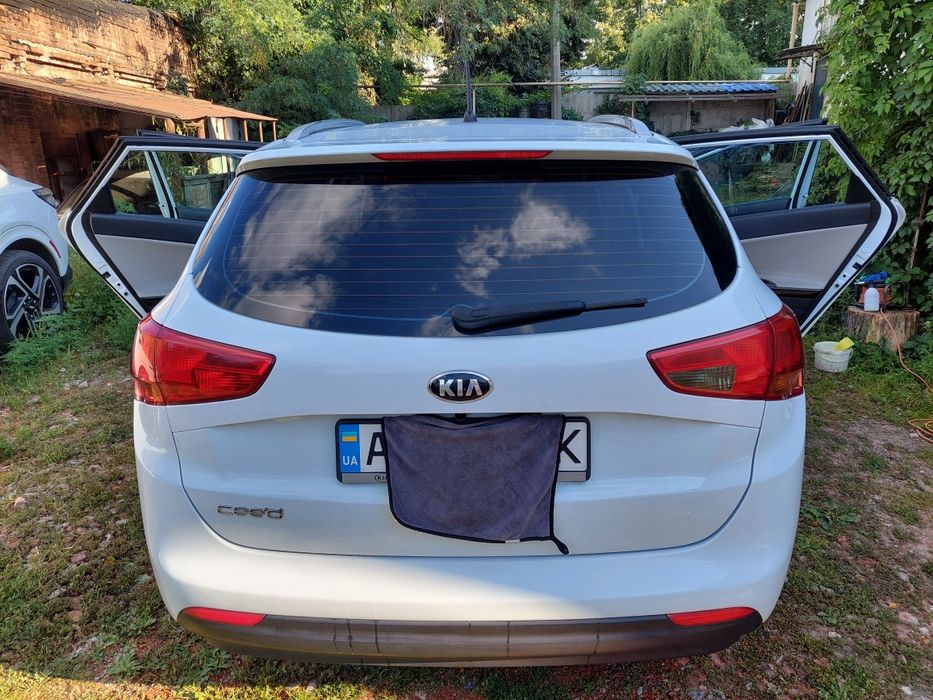 Продам Kia Ceed II 2013 год