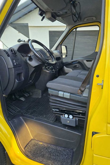 Renault Master 3 III autolaweta. Tył napęd.