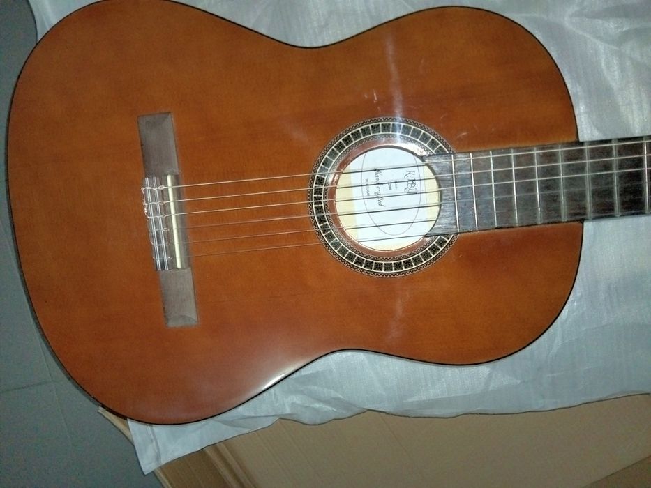 Guitarra clássica nova