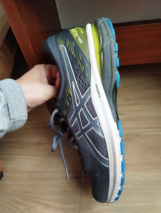 Ténis Asics como novos