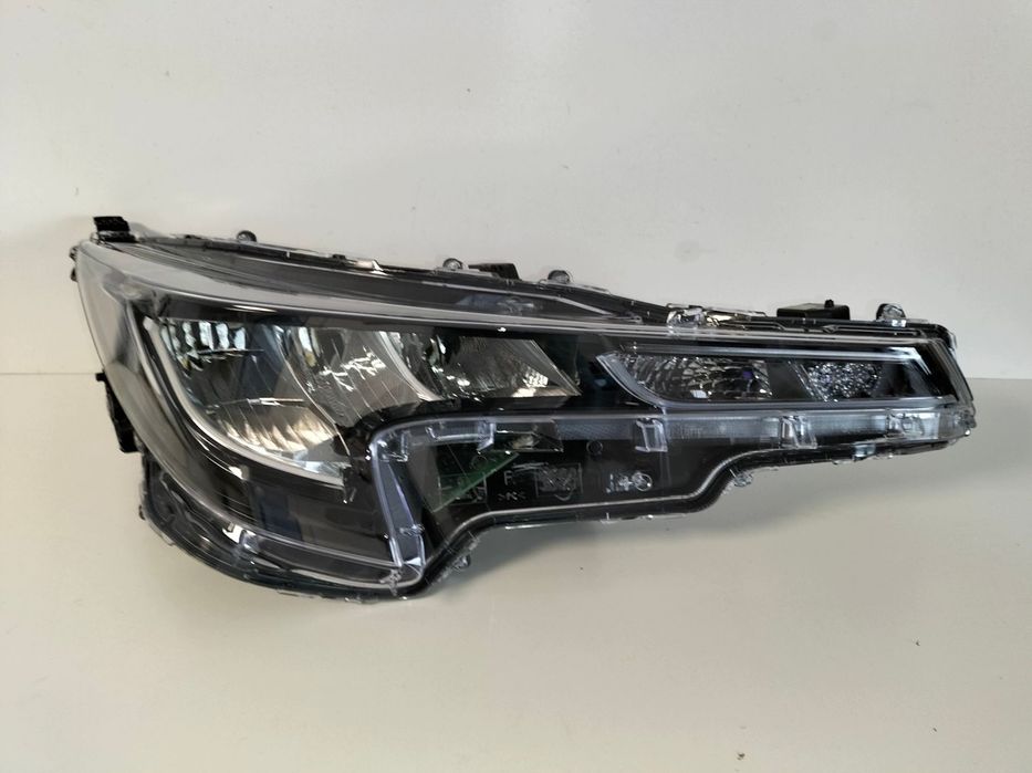 lampa przednia reflektor prawa toyota corolla e21 18-22 hb/kombi full led