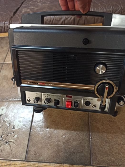 Projektor filmowy 8mm Chinon Sound 8000 filmów