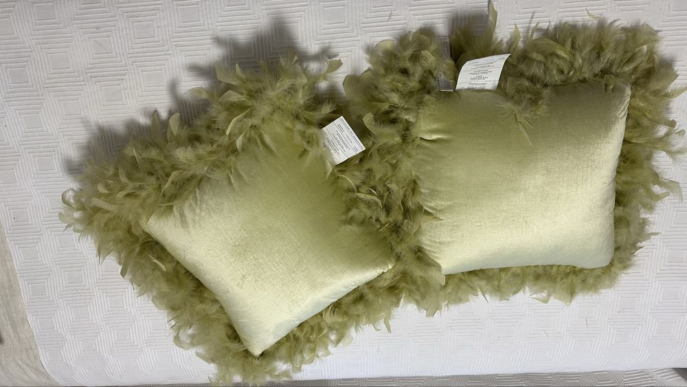 Conjunto 2 almofadas verdes com penas
