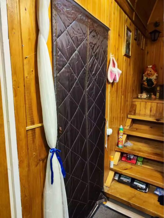 Теплозберігаюча штора на магнітах для дверей зима/осінь